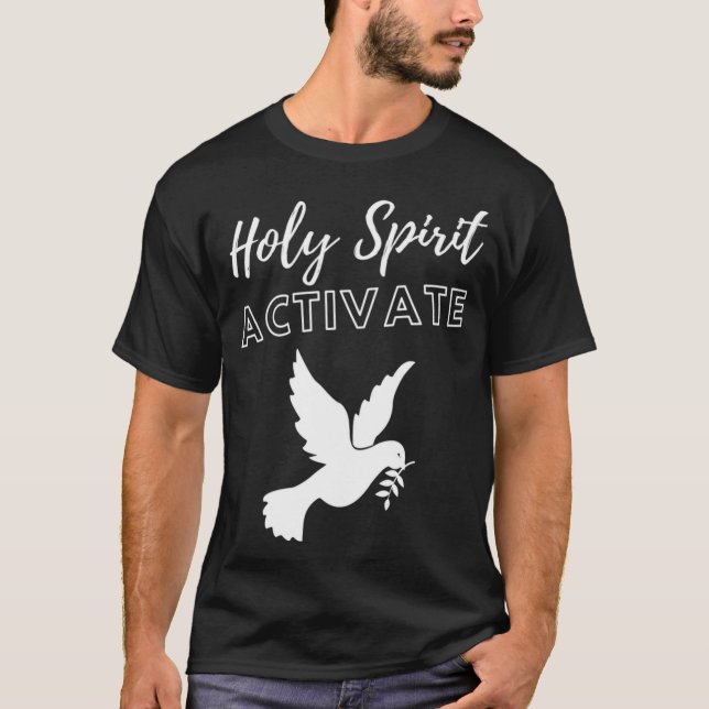 Camiseta Espírito Santo Ativado - Religião Cristã Engraçada (Frente)