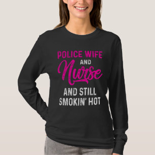 Camiseta Esposa de Polícia Enfermeira Rn Mãe 17