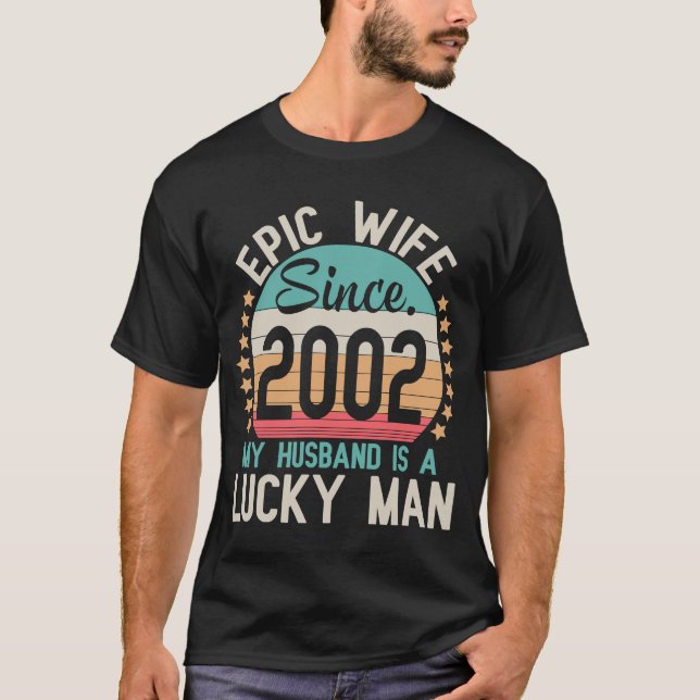 Camiseta Esposa Epic Desde 2002 Meu Marido É Um Casado Sort (Frente)