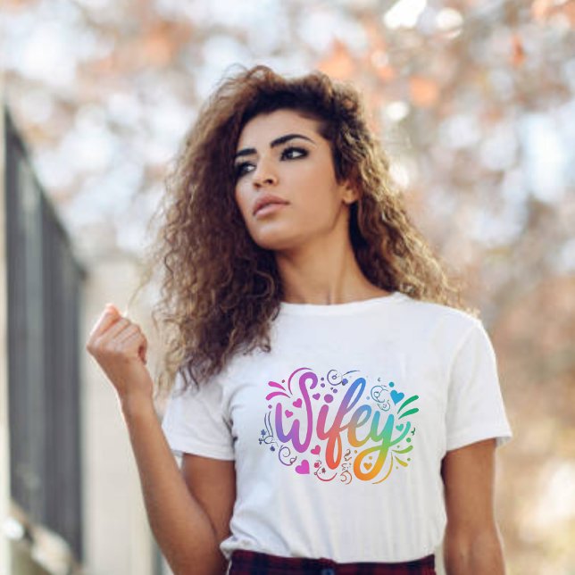 Camiseta Esposa Moderno Multicolor Script Branco Feminino (Criador carregado)