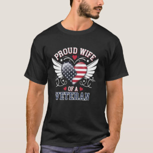 Camiseta Esposa Orgulhosa de um Veterano Bandeira EUA Patri