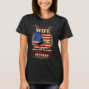 Camiseta Esposa Orgulhosa De Veterana Submarina, Mulher Vet