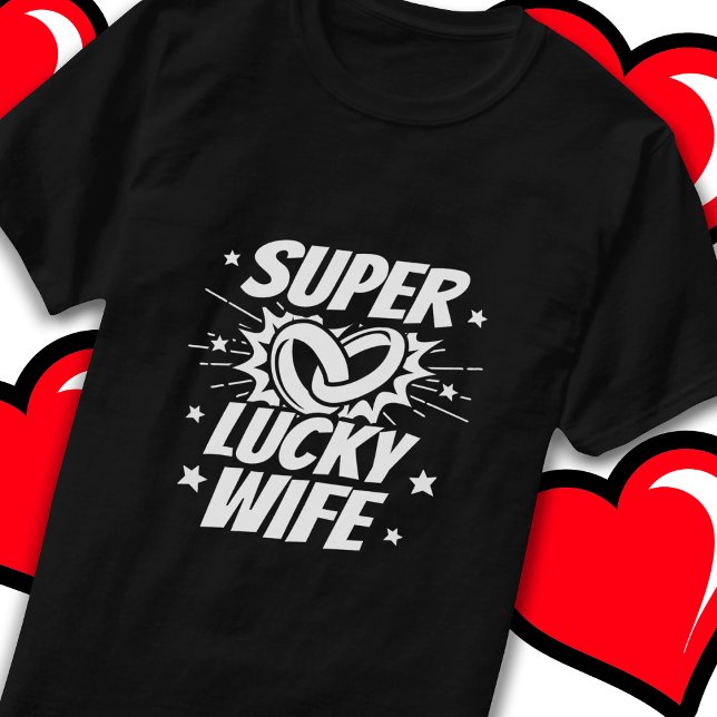 Camiseta Esposa Sortuda Casada com Casal Casado Casamento B (Criador carregado)