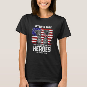 Camiseta Esposa Veterana A Maioria Das Pessoas Nunca Encont