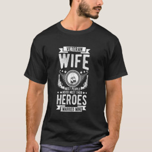 Camiseta Esposa Veterana Eu Casei com Meu Herói Militar Vet