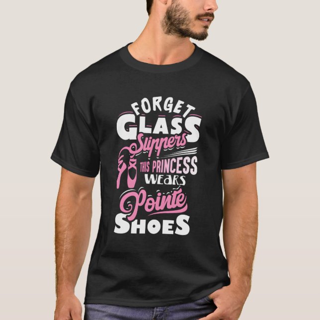 Camiseta Esquece as panelas de vidro Esta princesa Veste a  (Frente)