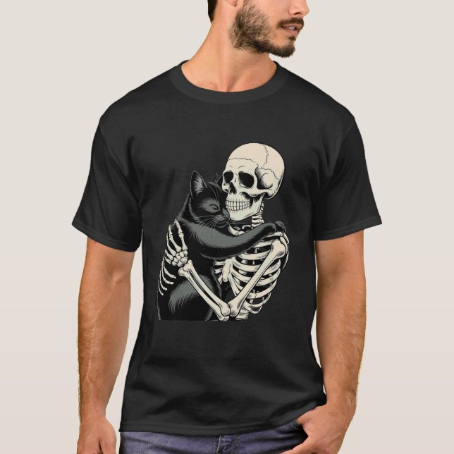 Camiseta Esqueleto Abraçando Gato Halloween (Frente)