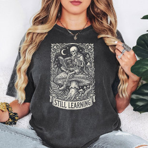 Camiseta Esqueleto Aprendendo a Viver Design Gótico Vintage