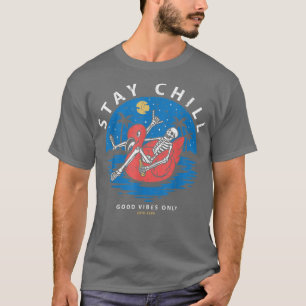 Camiseta Esqueleto Com Uma Garrafa Sentada Num Flamingo