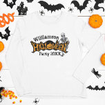 Camiseta Esqueleto de Festa Anual do Halloween Longo<br><div class="desc">Legal camiseta de manga anual do Halloween,  que apresenta um esqueleto assustador pendurado sobre um texto preto e laranja assustador e um incrível Jack O Lantern. Personalize com suas grandes informações de bash para todos os seus convidados ou familiares.</div>