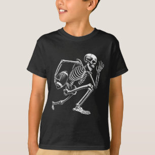 Camiseta Esqueleto de futebol jogando crânio de Halloween d
