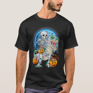 Camiseta Esqueleto de Halloween montando dinossauros Múmia