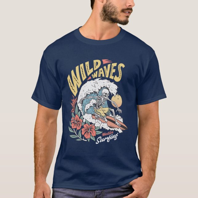 Camiseta Esqueleto de ondas selvagens num surfboard (Frente)