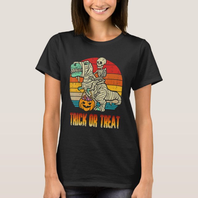 Camiseta Esqueleto Dirigindo Um Truque ou Tratar Da Mamã Do (Frente)