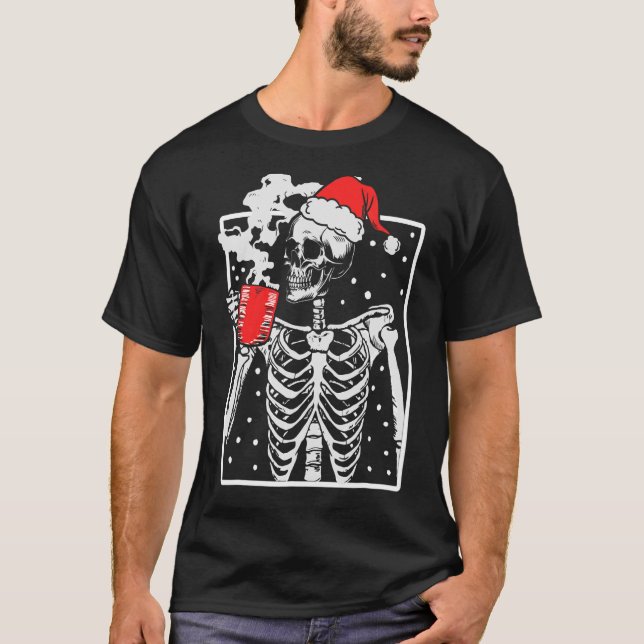 Camiseta Esqueleto Distinto Sorrindo Bebendo Crânio Café (Frente)