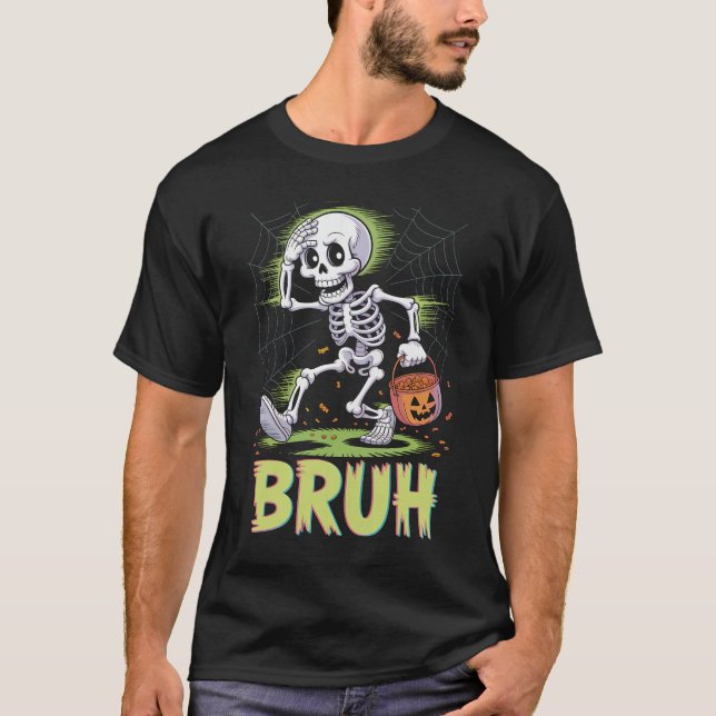 Camiseta Esqueleto engraçado correndo com balde de abóbora  (Frente)
