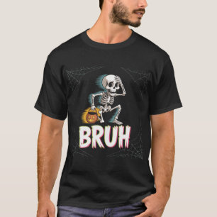 Camiseta Esqueleto engraçado correndo com balde de abóbora