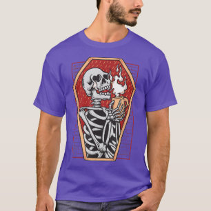 Camiseta Esqueleto Gótico em Caixão Loja de Goth Halloween 