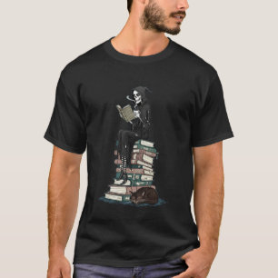 Camiseta Esqueleto Lendo com Gato em Pilha de Livros Design