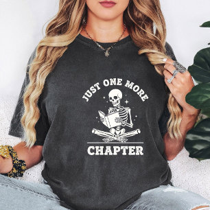 Camiseta Esqueleto Lendo Mais Um Capítulo