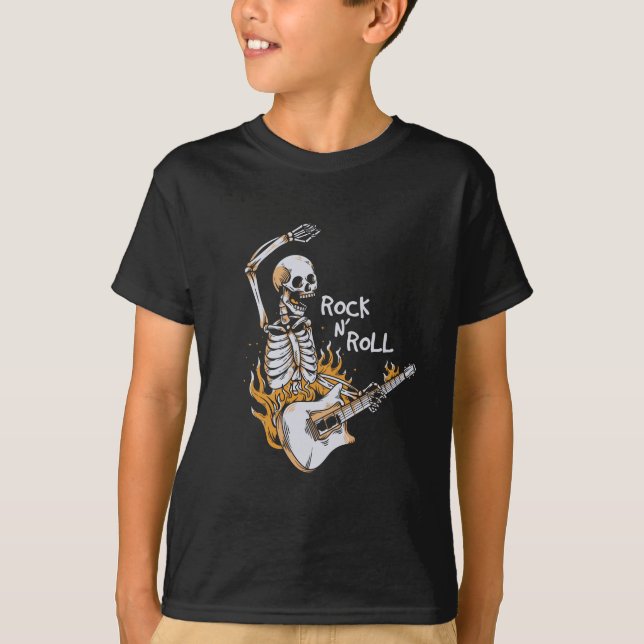 Camiseta Esqueleto tocando violão com fogo (Frente)