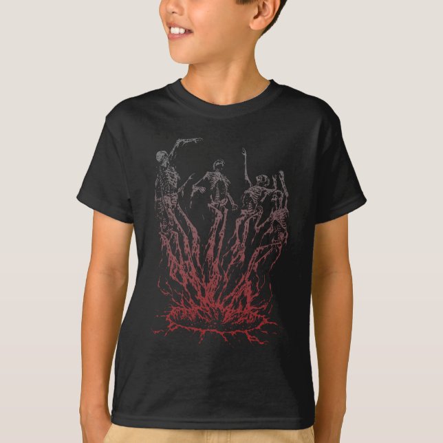 Camiseta Esqueletos Erguendo-se das Chamas (Frente)