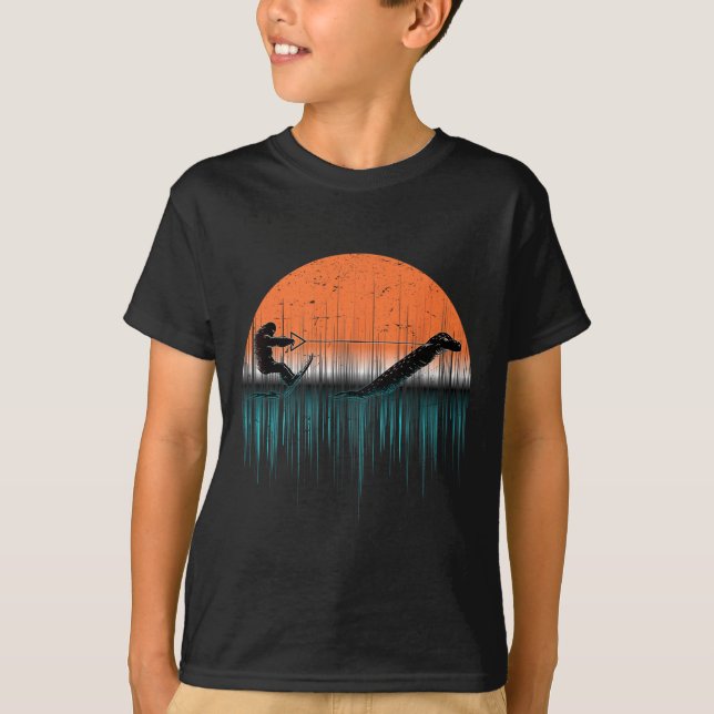 Camiseta Esqui Aquático Críptido Monstro do Lago Ness Engra (Frente)