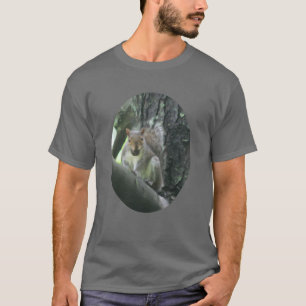 Camiseta Esquilo Na Pintura Em Árvore