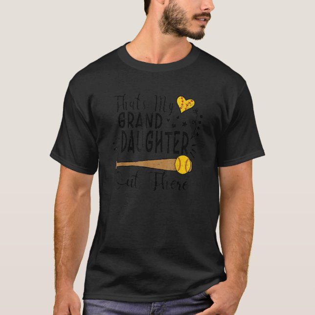 Camiseta Essa é minha neta lá fora vovó de softball (Frente)