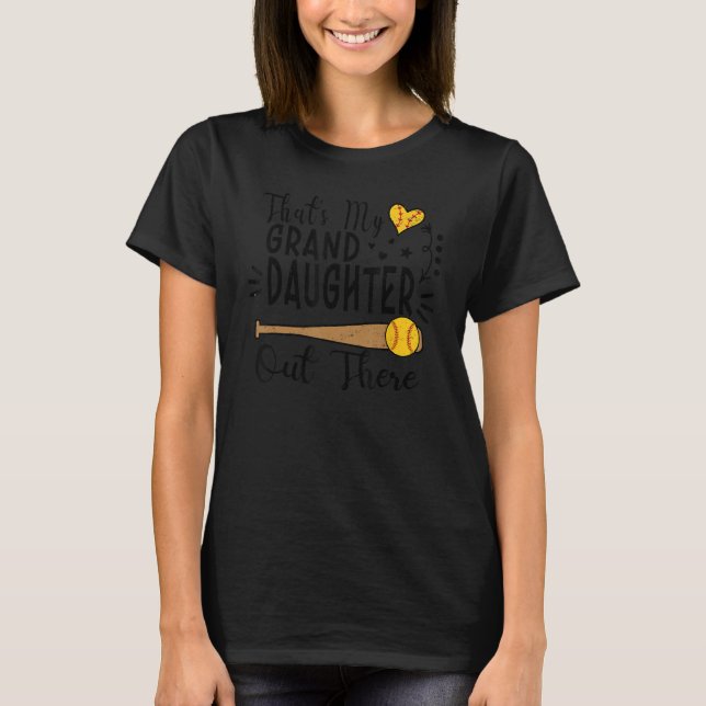 Camiseta Essa é minha neta lá fora vovó de softball (Frente)
