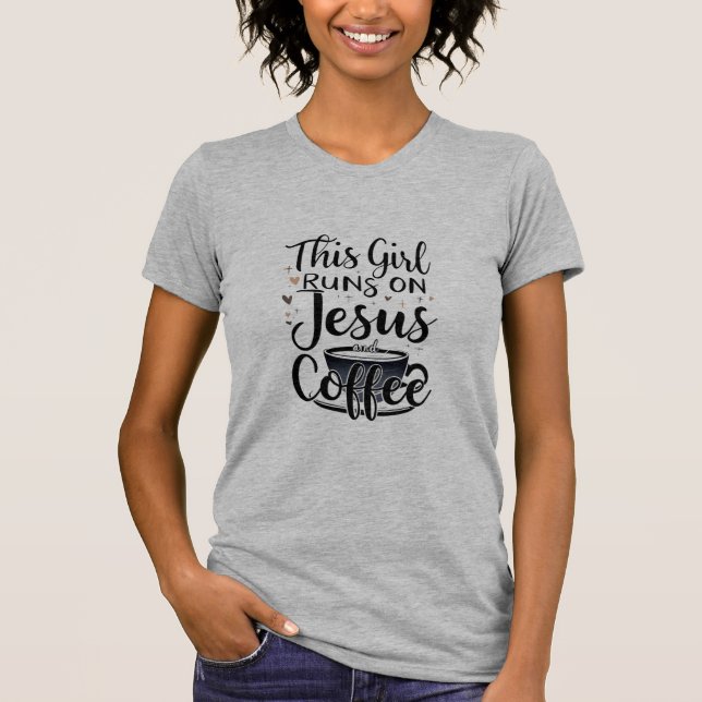 Camiseta Essa garota corre em Jesus e café cristão (Frente)