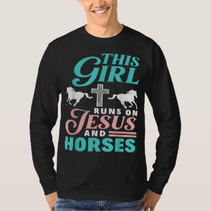 Camiseta Essa Garota Funciona Com Jesus E Cavalos Sobrevive