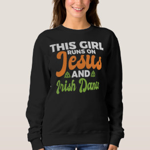 Camiseta Essa Garota Funciona Com Jesus E Irlandês Dança Ir