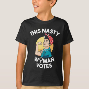 Camiseta Essa Mulher Detestável Vota Feminista Em Biden E H