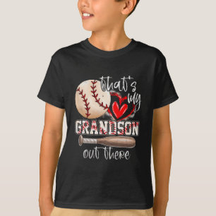 Camiseta Esse é meu neto lá fora vendendo vovó mães