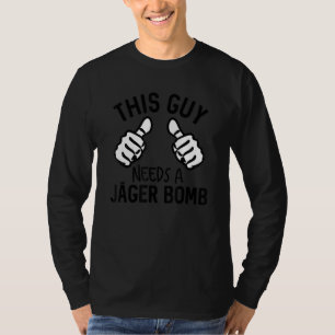 Camiseta Esta Cara Precisa De Um Álcool Engraçado Com Bomba
