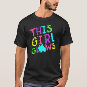 Camiseta Esta garota brilha na Festa de aniversario de meni