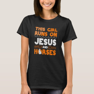 Camiseta Esta garota corre em Jesus e Cavalos Cristão