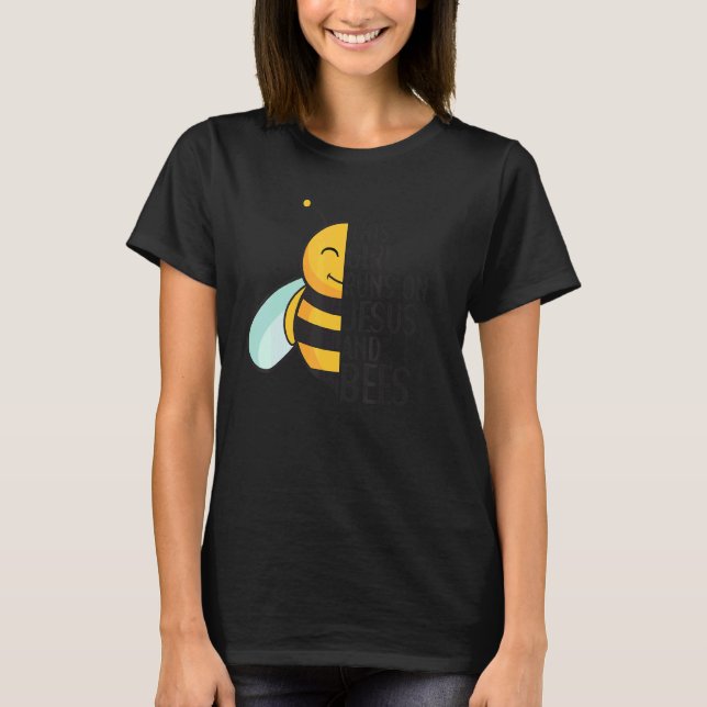 Camiseta Esta Garota Funciona Com Jesus E Abelhas Citação A (Frente)