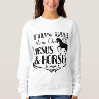 Camiseta Esta Garota Funciona Com Jesus E Cavalos - Cavalos