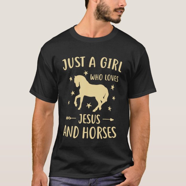 Camiseta Esta Garota Funciona Com Jesus E Cavalos Cavalos A (Frente)
