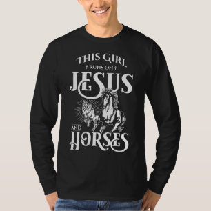 Camiseta Esta Garota Funciona Com Jesus E Cavalos - Sobretu