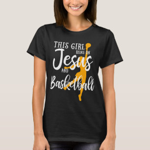 Camiseta Esta Garota Funciona Com Jesus E Cristão De Basque