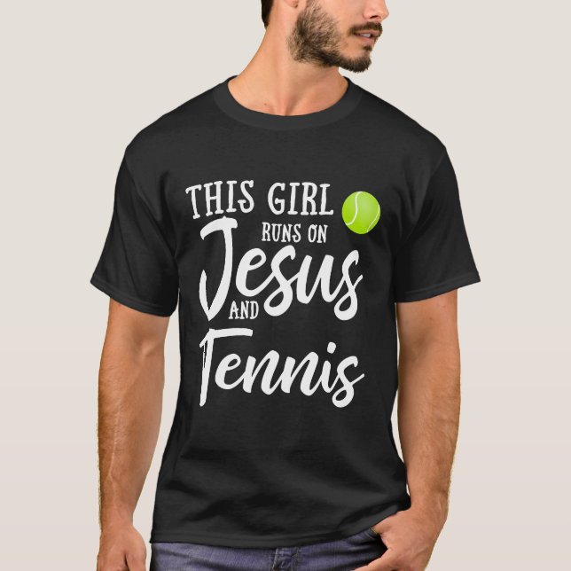 Camiseta Esta Garota Funciona Com Jesus E Tênis (Frente)