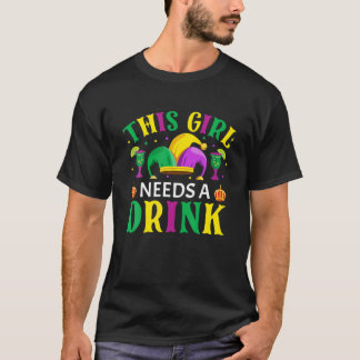 Camiseta Esta Garota Precisa De Uma Bebida - Festa Nola Mar