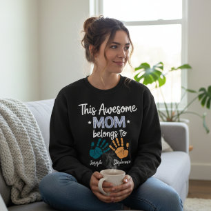 Camiseta Esta Mãe Incrível Pertence à Família de Pegada de 
