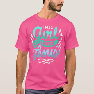 Camiseta Esta Menina Ama Jesus Cristo Cristão Mulheres de F