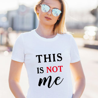 Camiseta Esta Não Sou Eu Citação Engraçada Vermelha e Preta