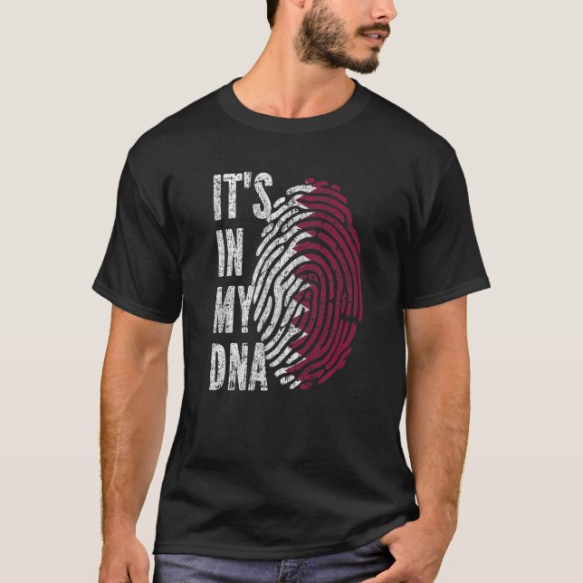 Camiseta Está no Catar do Meu Dna Flag Qatari (Frente)
