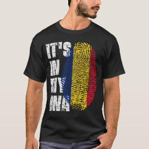 Camiseta Está no meu DNA, a garota da bandeira da Romênia.